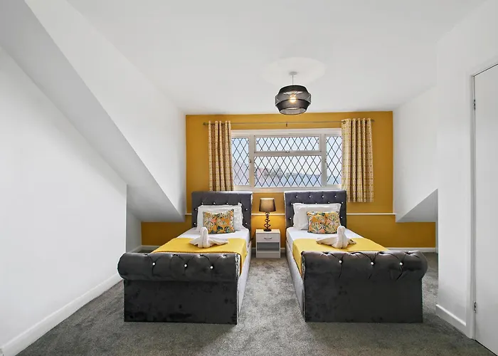 Home In Woodhouse, Leeds