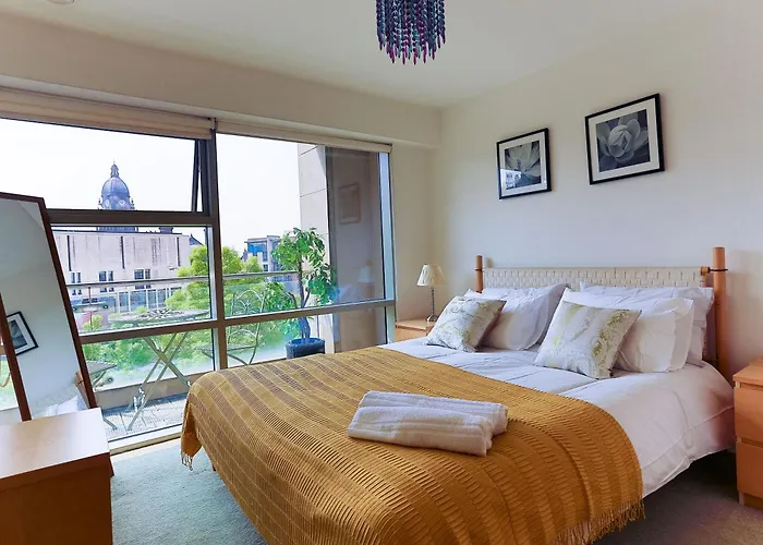 Live In Leeds Millenium Square Apartment