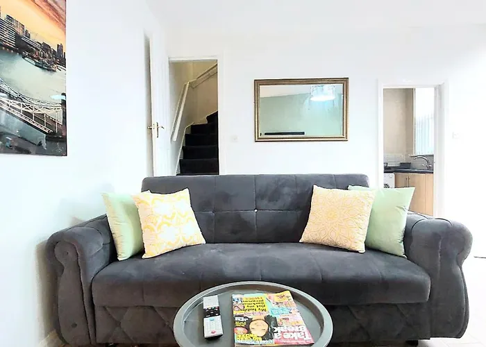 Cosy Home In Leeds, Free Wifi