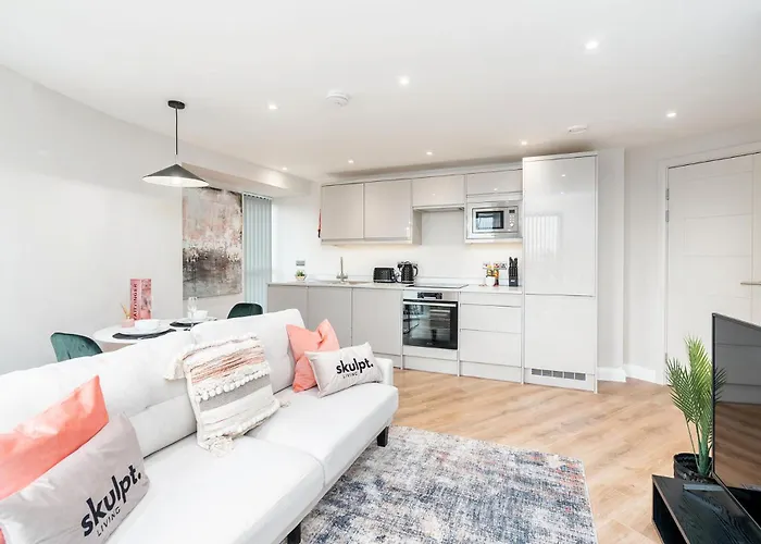 Elegant 1-Bedroom Apartment In The Heart Of Leeds