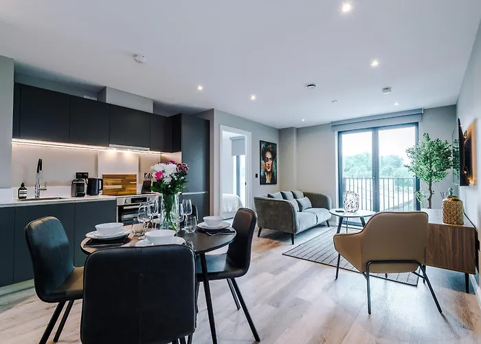 Stylish Leeds City Centre Flat - Free Parking