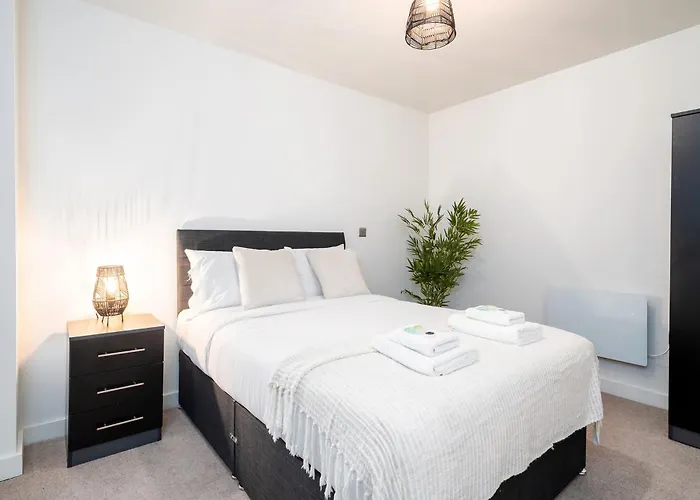 City Escape - Chic 1 Bed Apt In Central Leeds