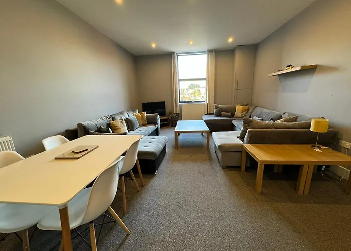 1 Bed Apt Close To Leeds Arena Sleeps Up To 4 People F1