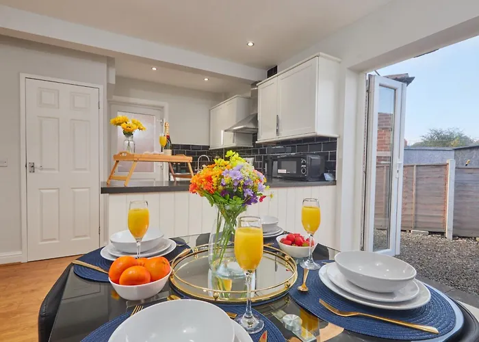 New! 5 Beds House - Work & Family - Long Stay Offers & Free Parking