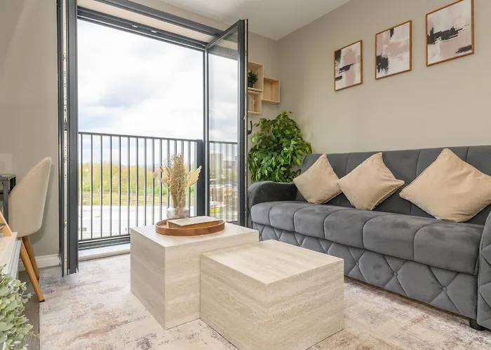 Springwell Suite - City Centre - Balcony & Pool Table - 3 Bed