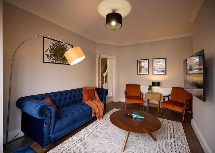 Luxe Home, Long Stay Savings, Central, Parking
