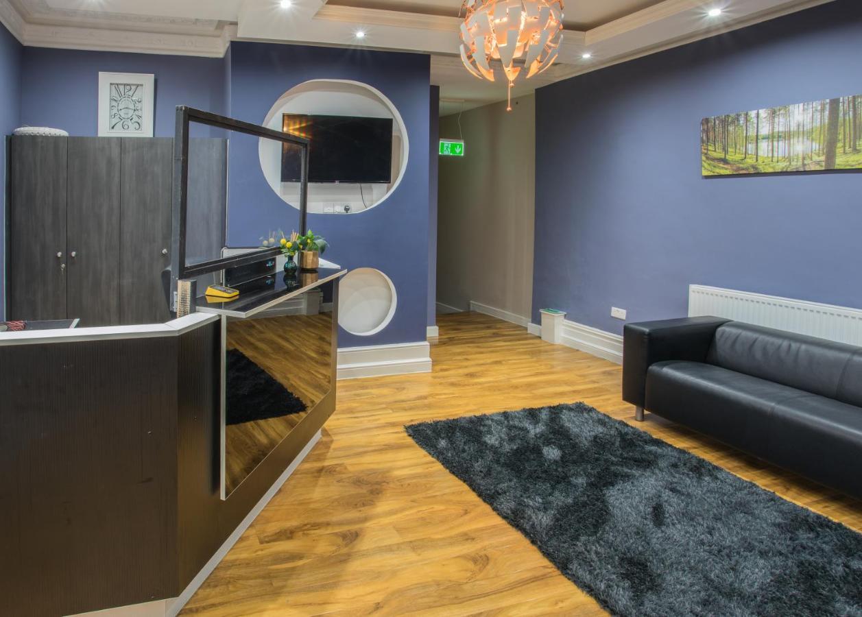 High Bank Hotel 2*