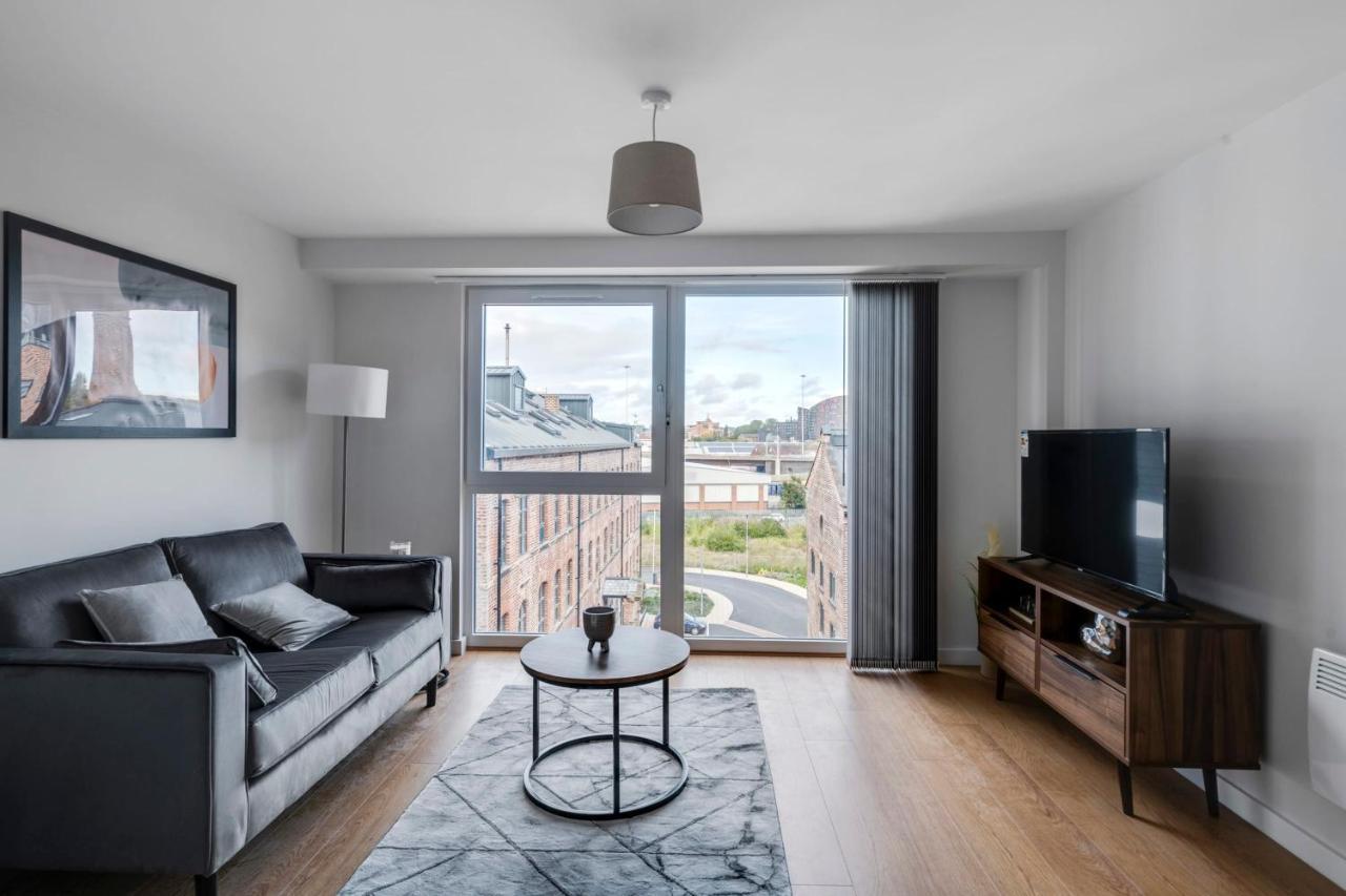 Spacious 1 Bedroom In A Converted Mill * Leeds (West Yorkshire)