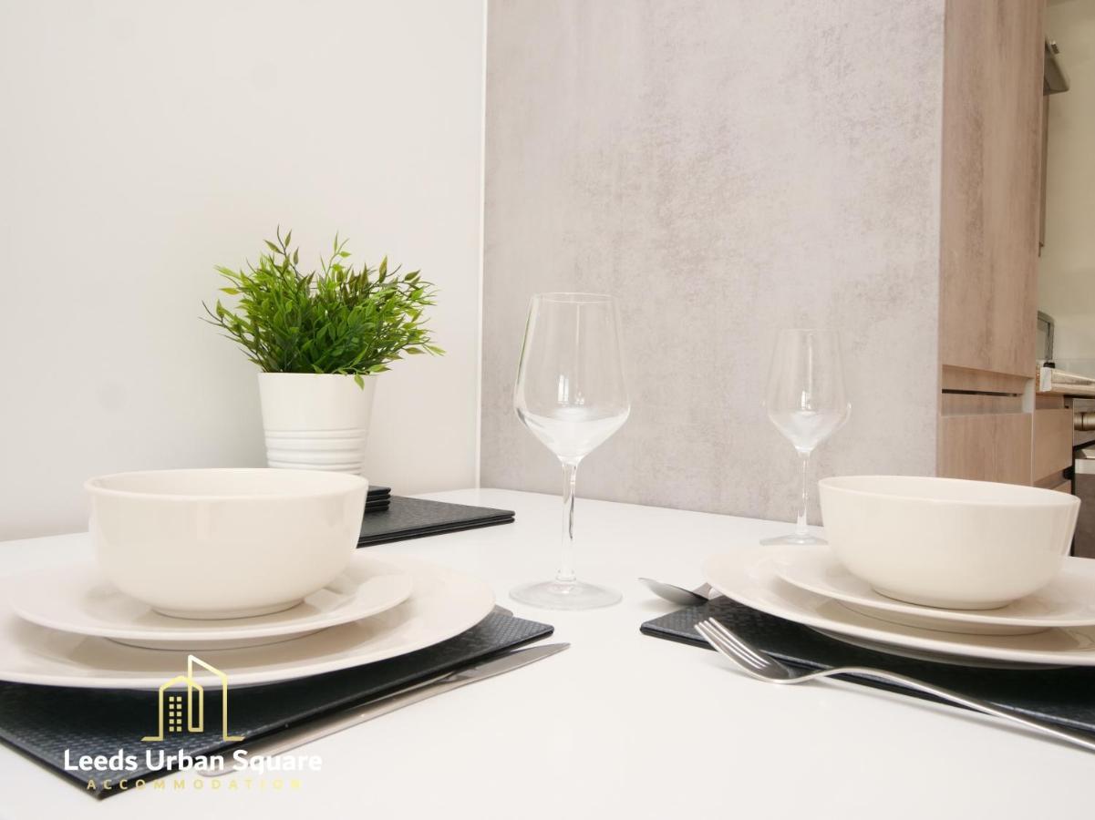 Leeds Urban - Victoria Riverside Apartment *