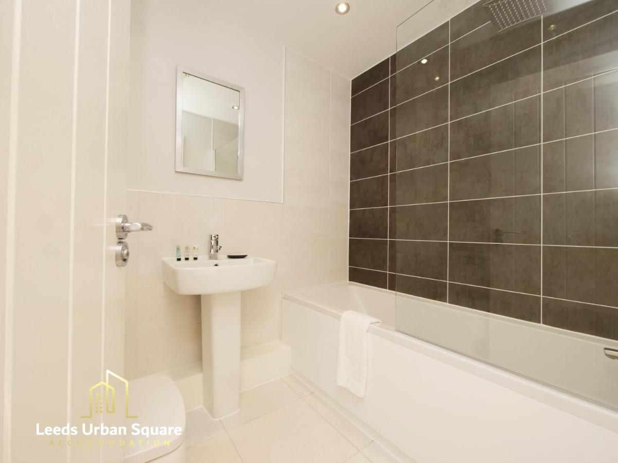 Leeds Urban - Victoria Riverside Apartment *