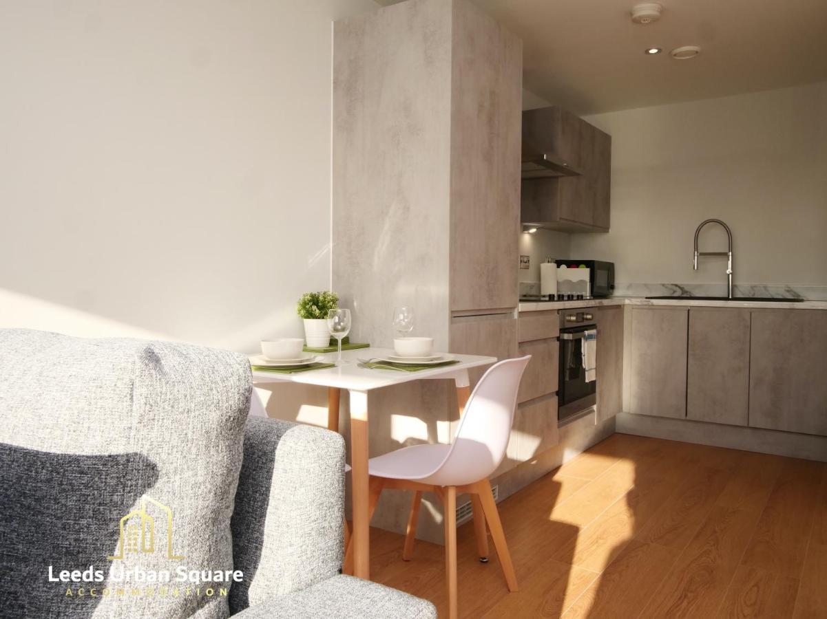 Leeds Urban - Victoria Riverside Apartment