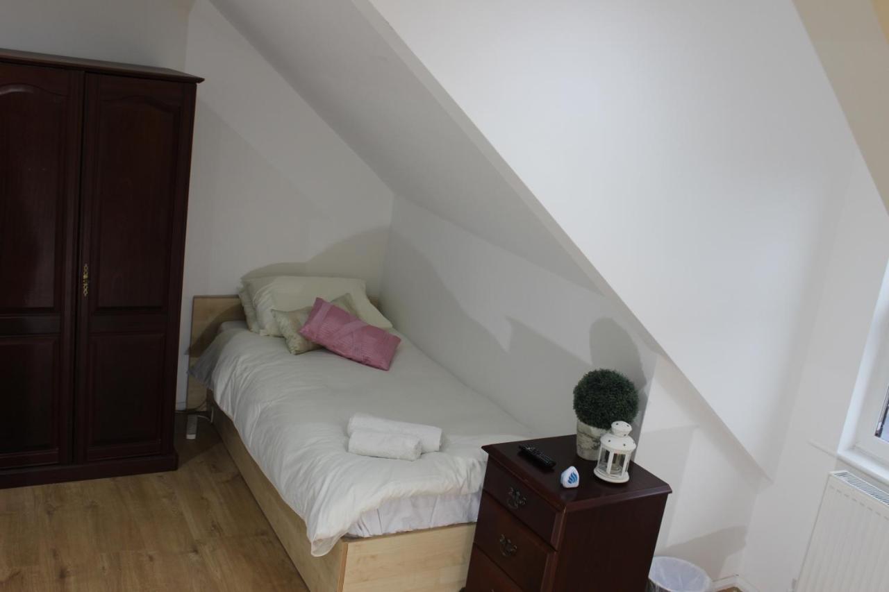 Guest house Advo Aparts Guest Leeds 2*