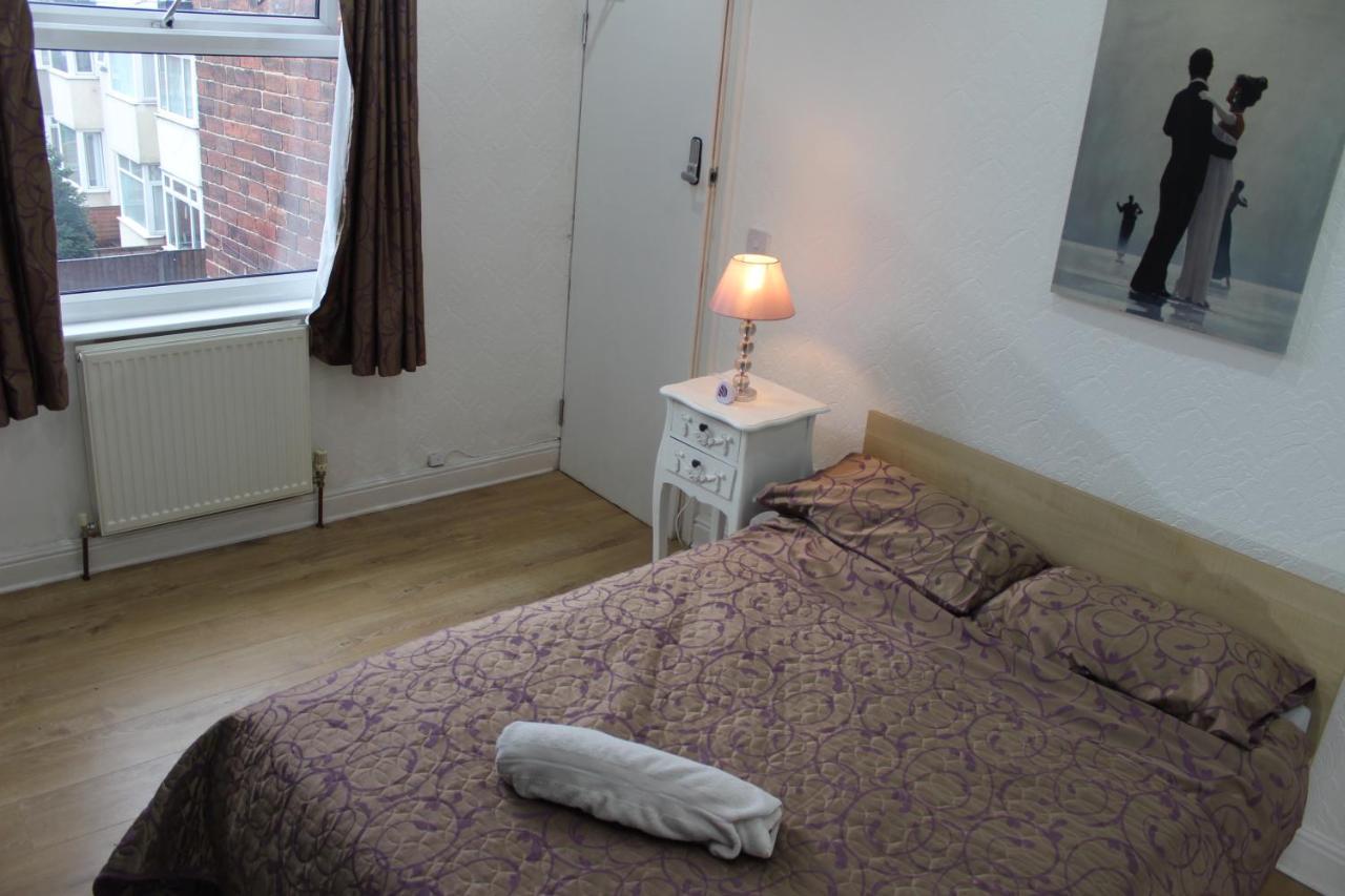 Advo Aparts Guest Leeds 2*