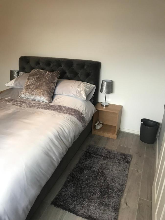 The * Leeds (West Yorkshire)