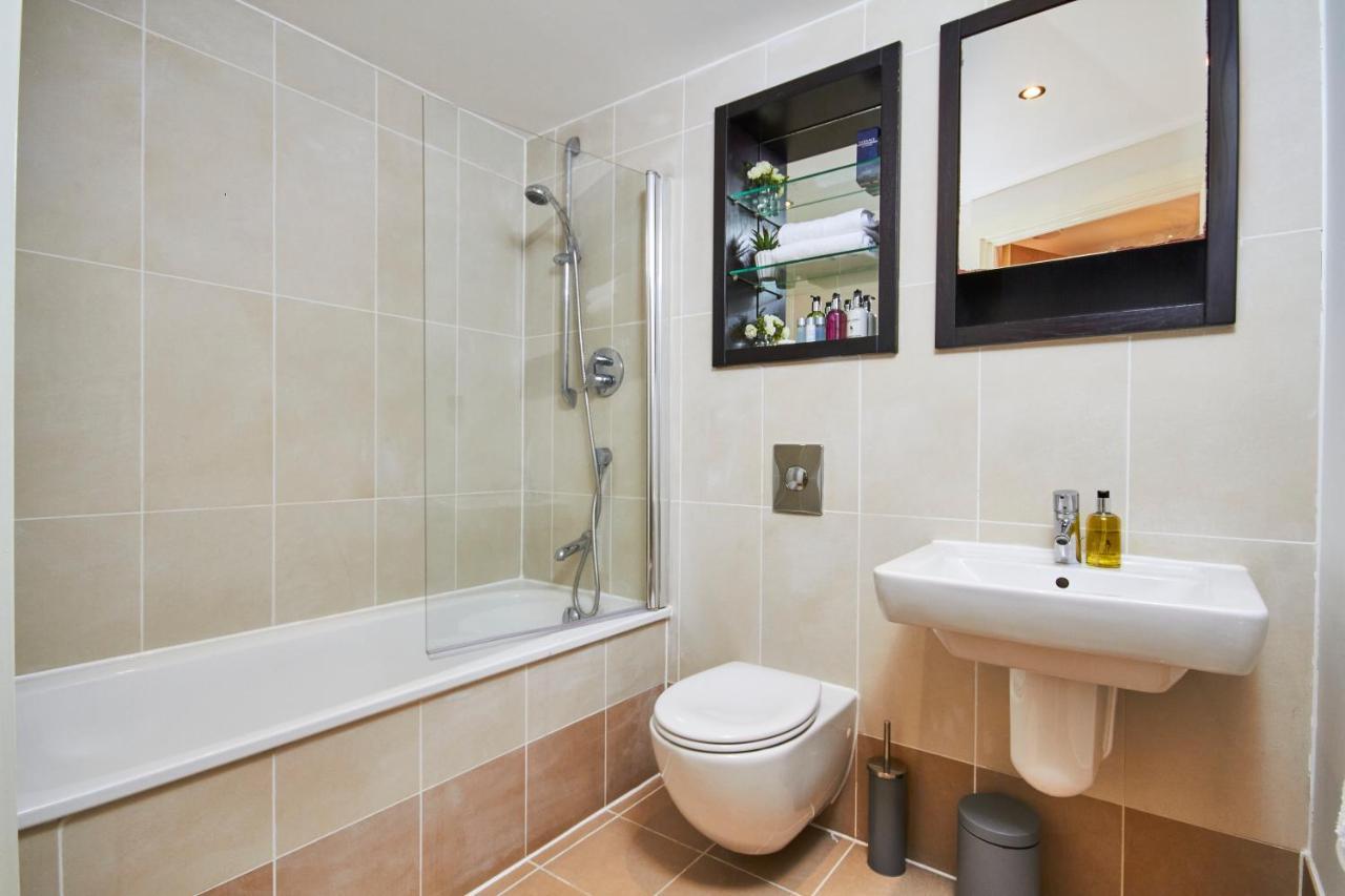 Apartment Deluxe Centre With Free Parking No Balcony *