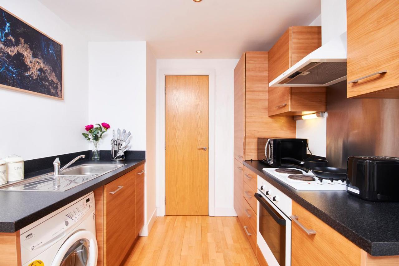 Deluxe City Centre Apt Balcony View& Free Parking! Leeds (West Yorkshire)