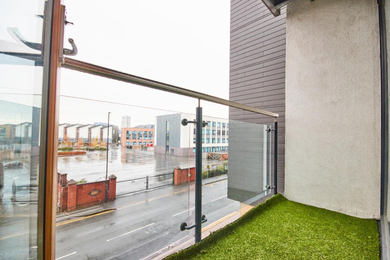 Deluxe City Centre Apt Balcony View& Free Parking! Apartment