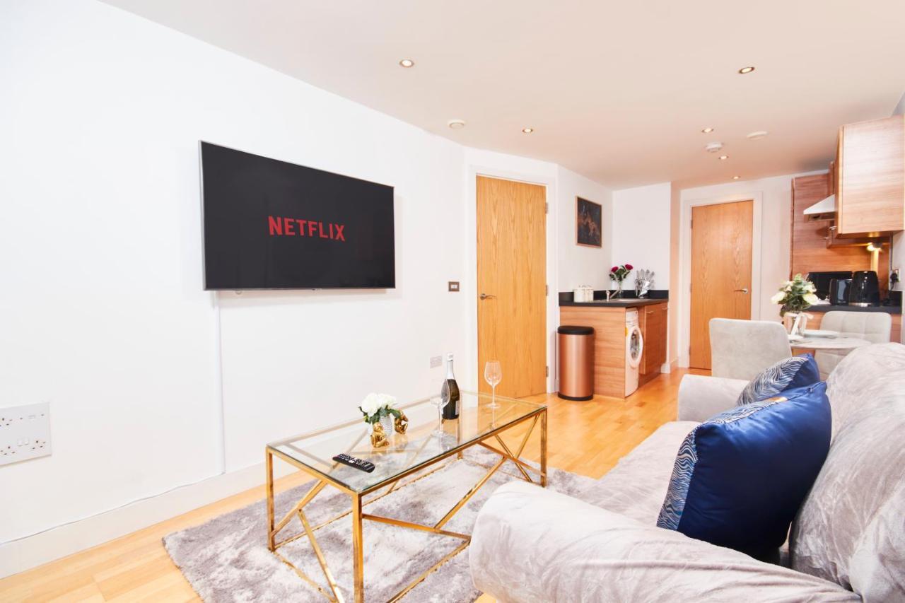 Deluxe City Centre Apt Balcony View& Free Parking! Leeds (West Yorkshire)