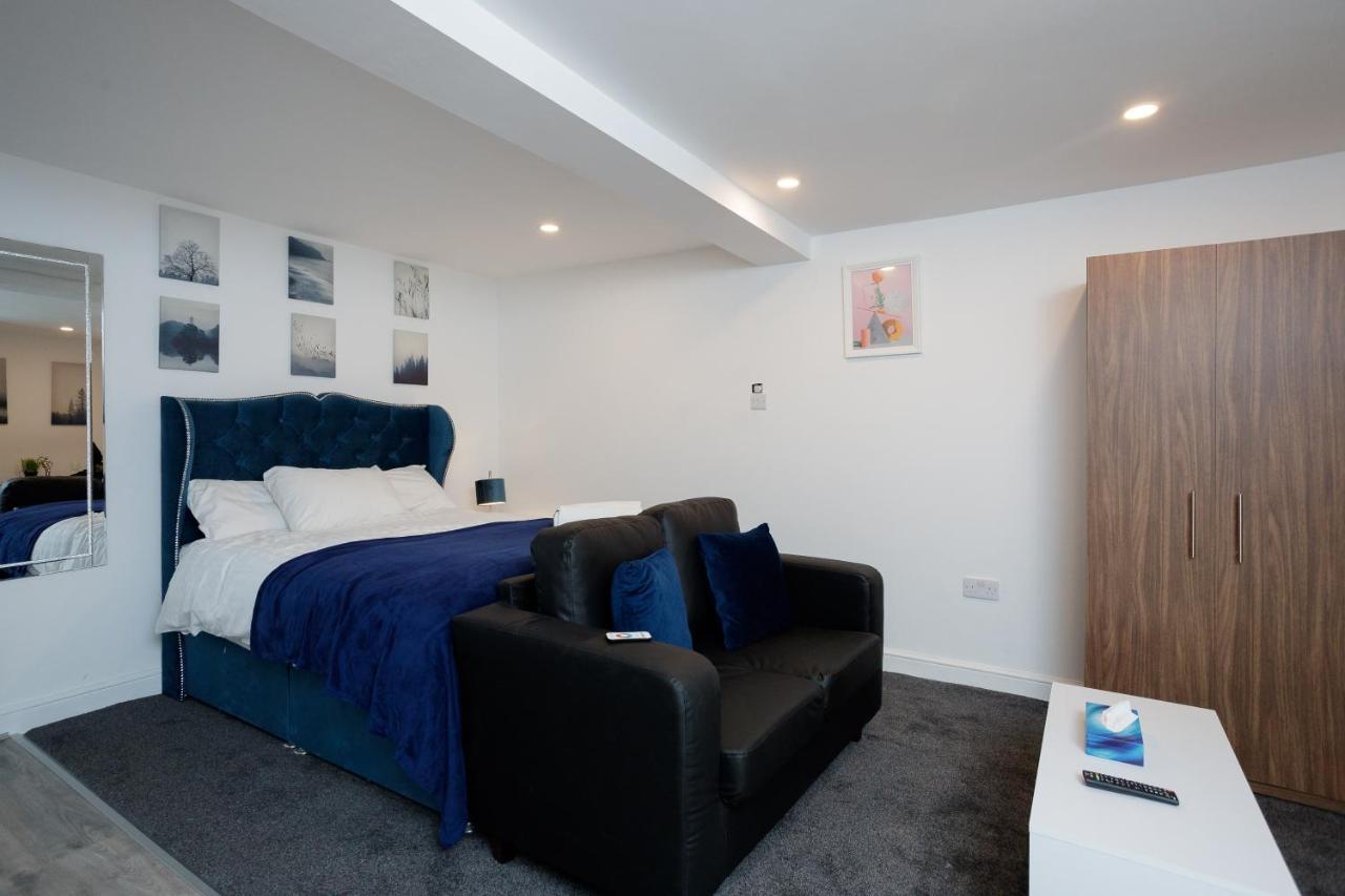 Carter House Apartments.....6 Beds In 3 Bedrooms Apartment Leeds (West Yorkshire)