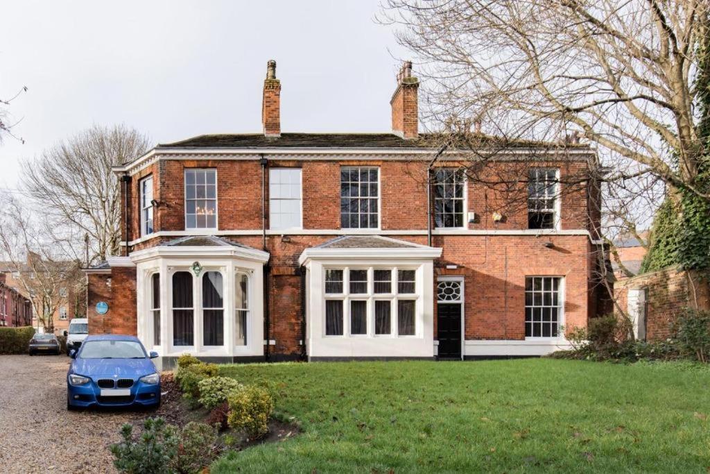 The Waterhouse At Claremont * Leeds (West Yorkshire)