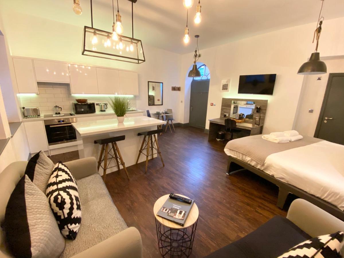 At The Coach House Apartment *