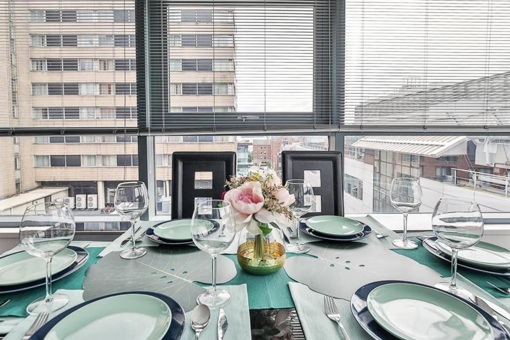 The Exclusive Gem Of Leeds - Sleeps 8 Apartment *