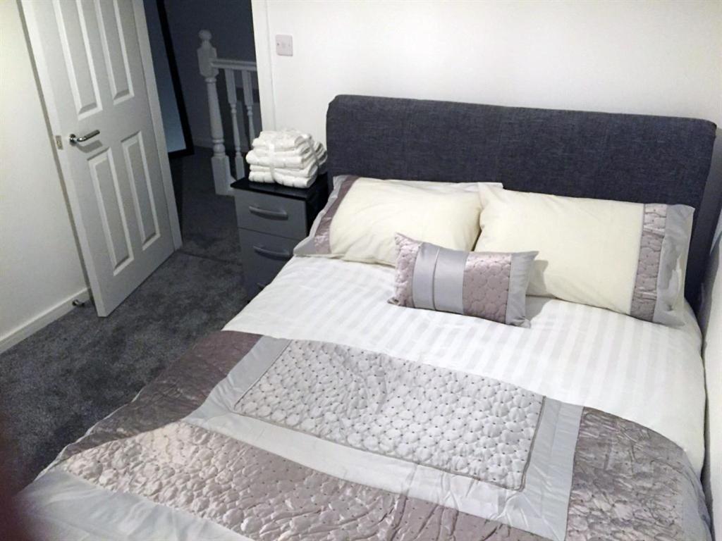 Apartment Live In Nazarene Leeds (West Yorkshire)