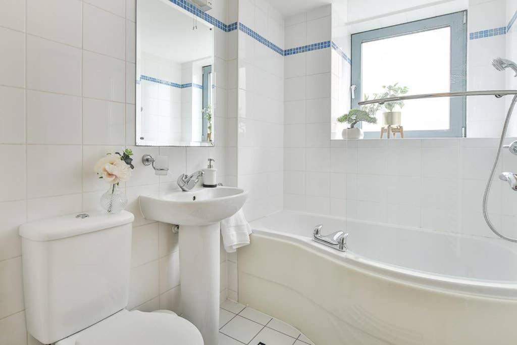 The Exclusive Gem Of Leeds - Sleeps 8 *