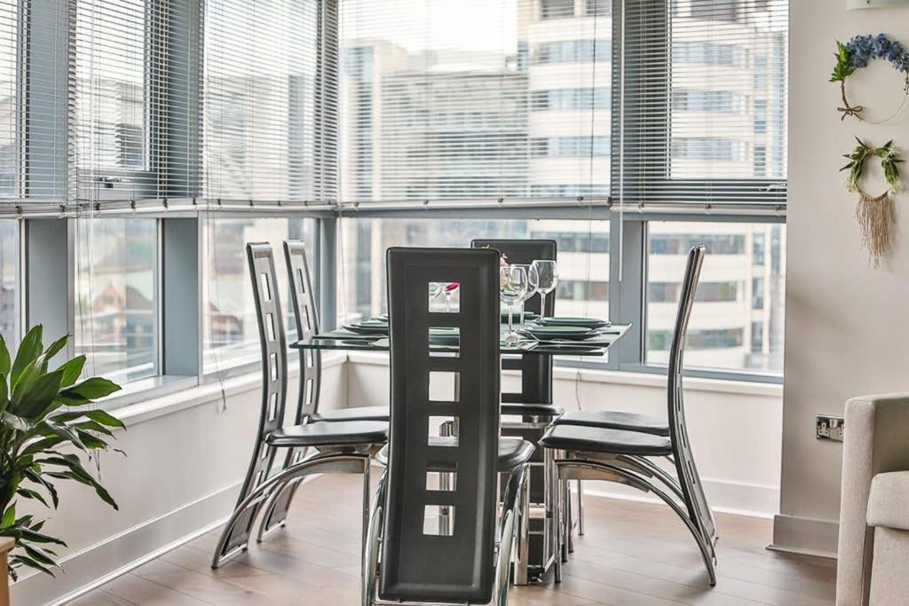 The Exclusive Gem Of Leeds - Sleeps 8 Apartment