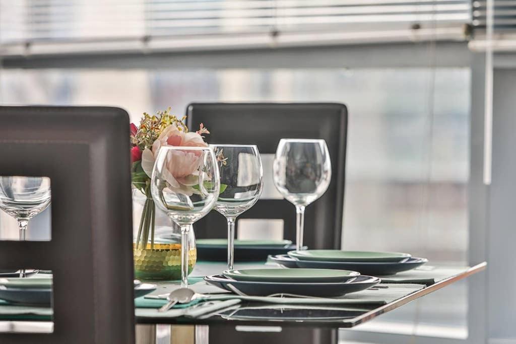 Apartment The Exclusive Gem Of Leeds - Sleeps 8 *