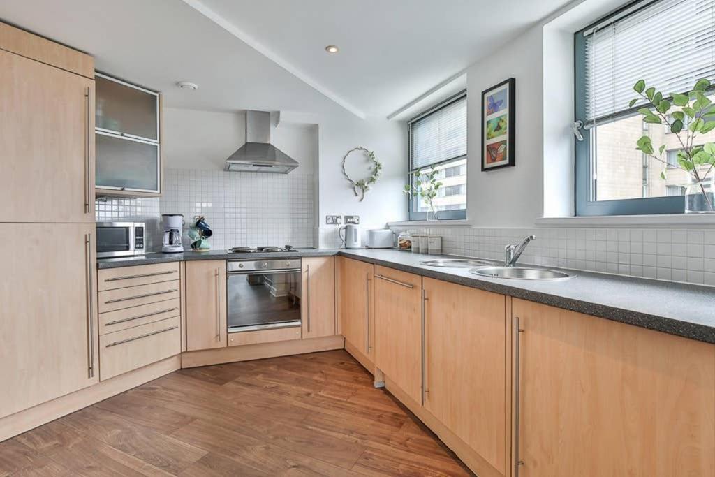 The Exclusive Gem Of Leeds - Sleeps 8 Leeds (West Yorkshire)