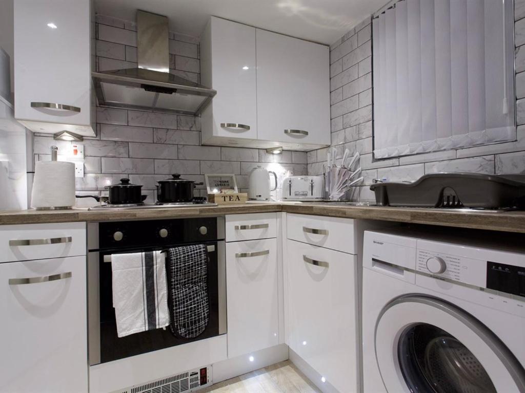 Shaftesbury Apartment