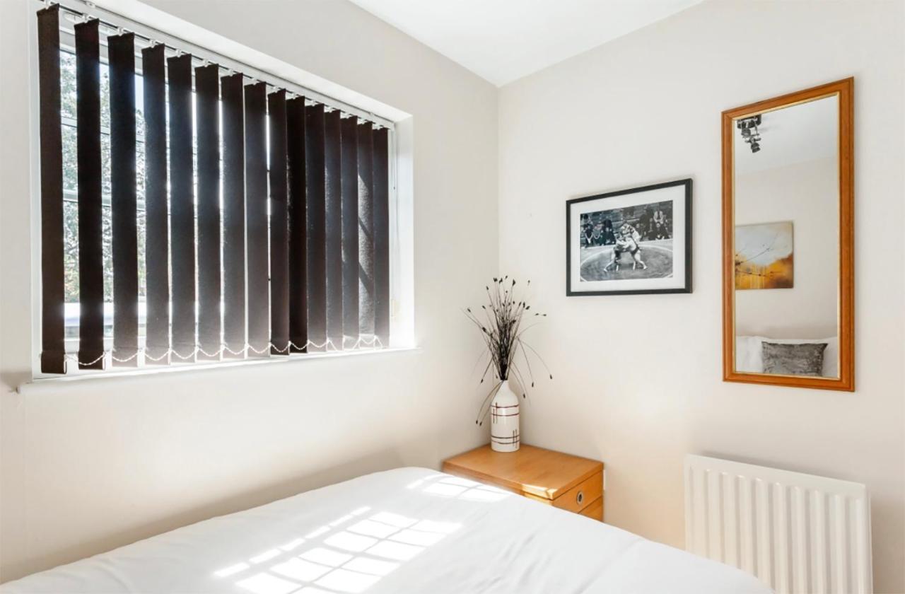 Holiday home Inspiring Near The Centre Of Leeds *