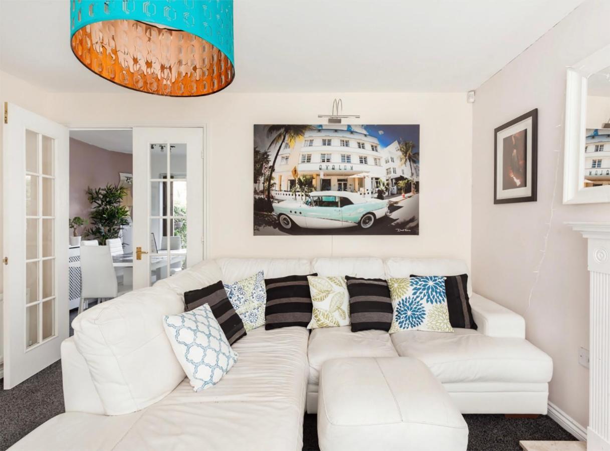 Inspiring Near The Centre Of Leeds Holiday home *
