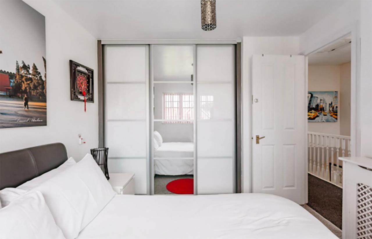 Holiday home Inspiring Near The Centre Of Leeds