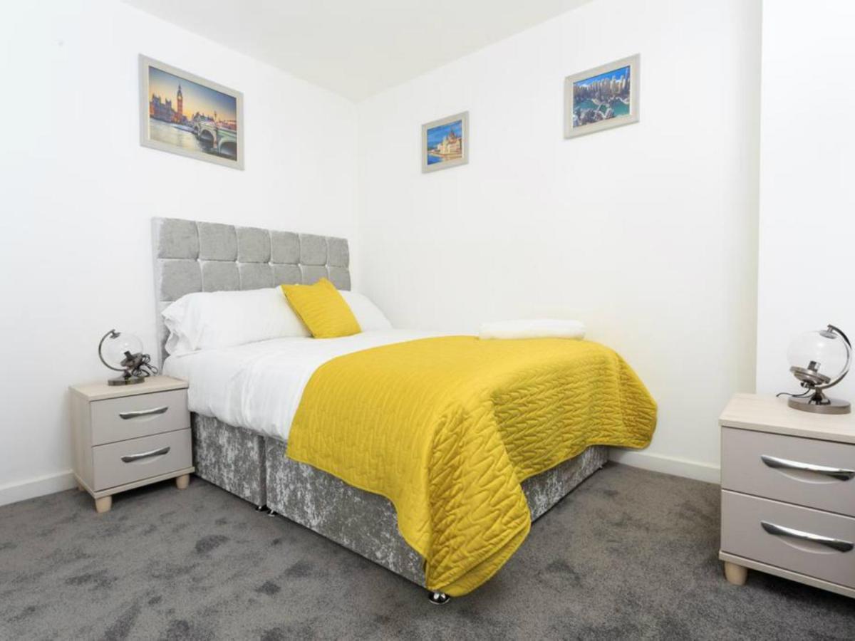 Live In Grange Leeds (West Yorkshire)