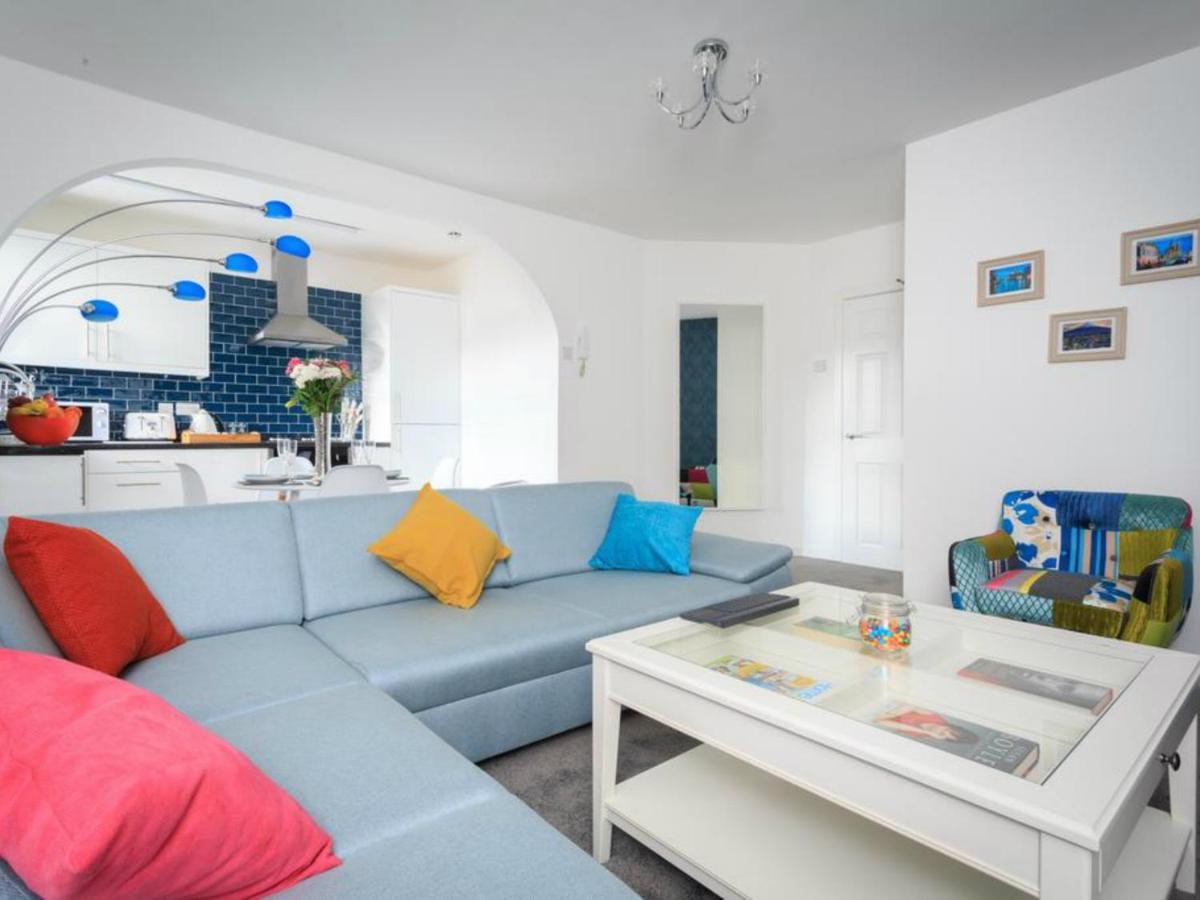 Live In Grange Leeds (West Yorkshire)