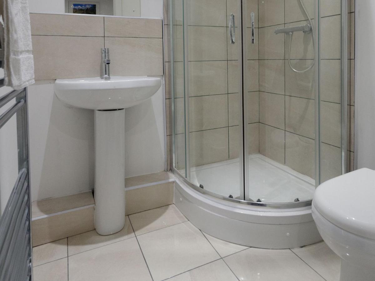 Hillcrest Leeds (West Yorkshire)
