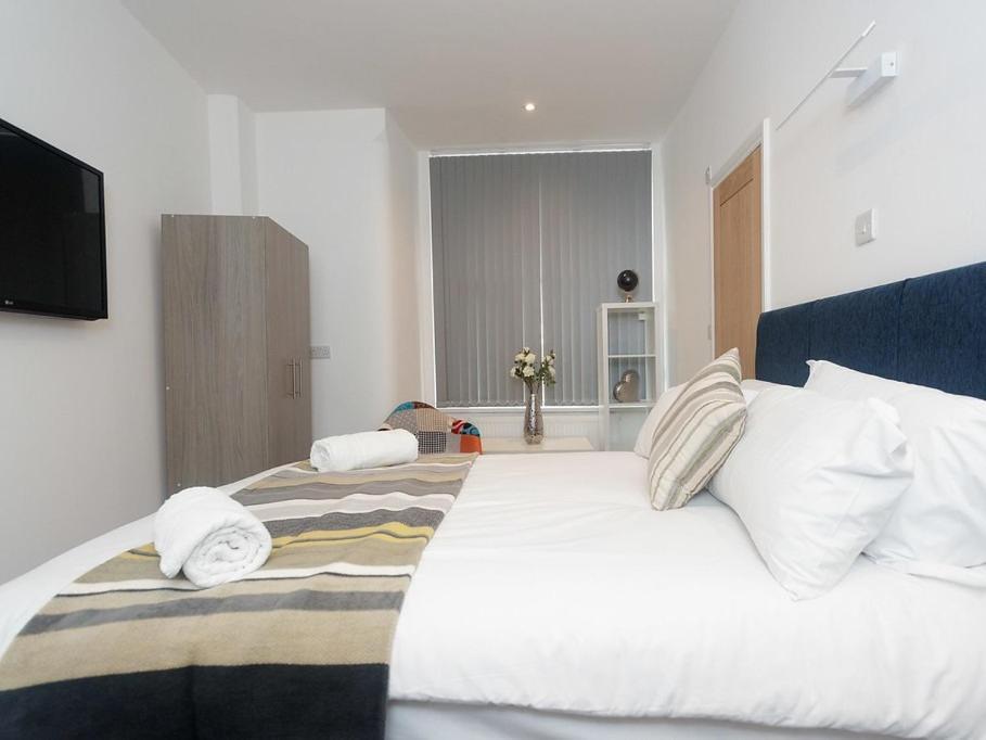 Hillcrest * Leeds (West Yorkshire)