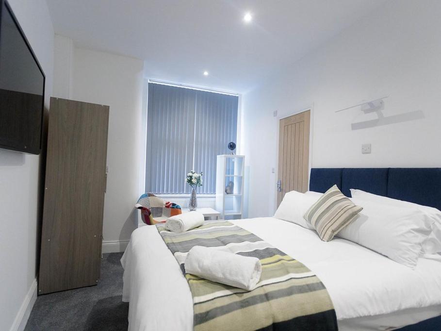 Hillcrest * Leeds (West Yorkshire)