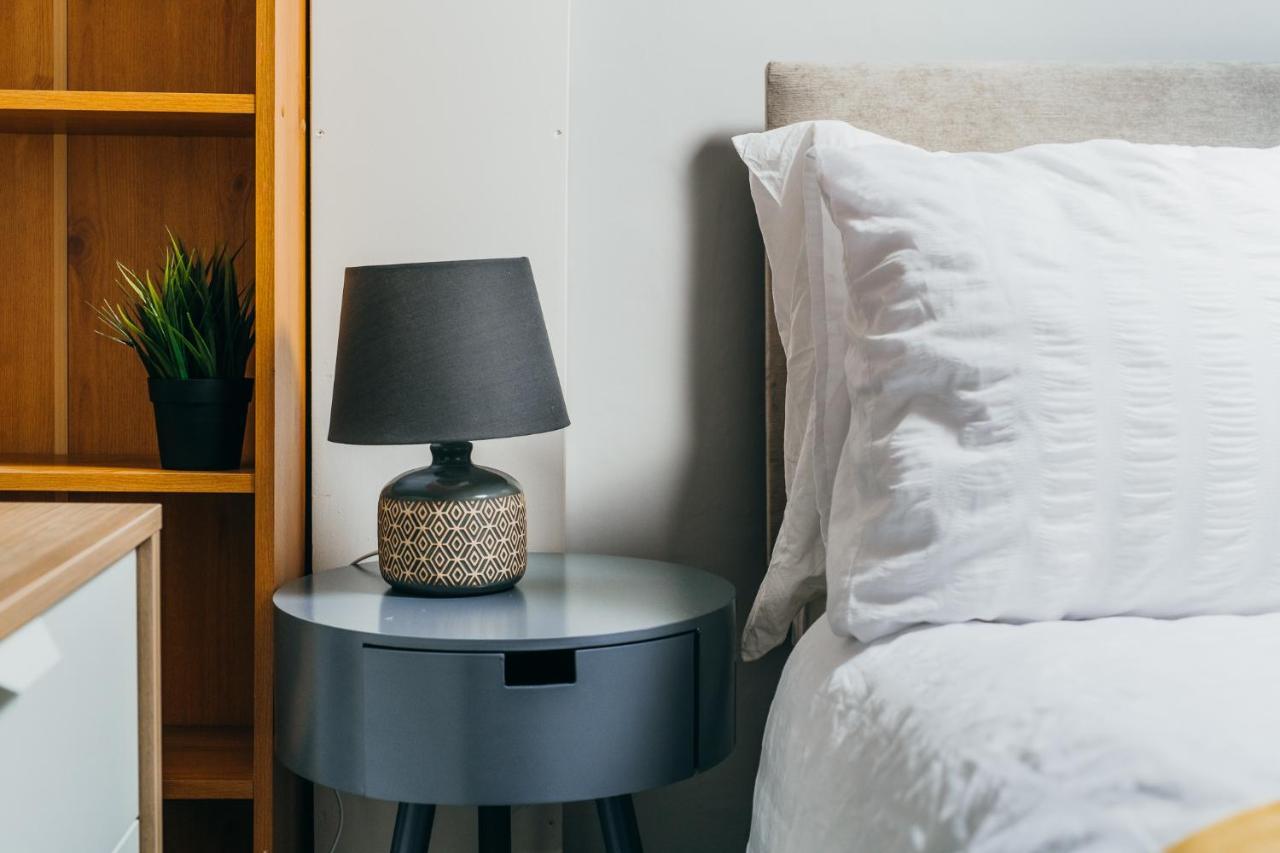 Skelton House - Short Leeds Holiday home *