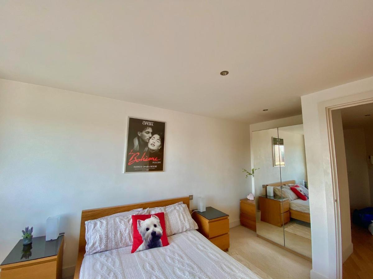 Leeds Dock Apartment *