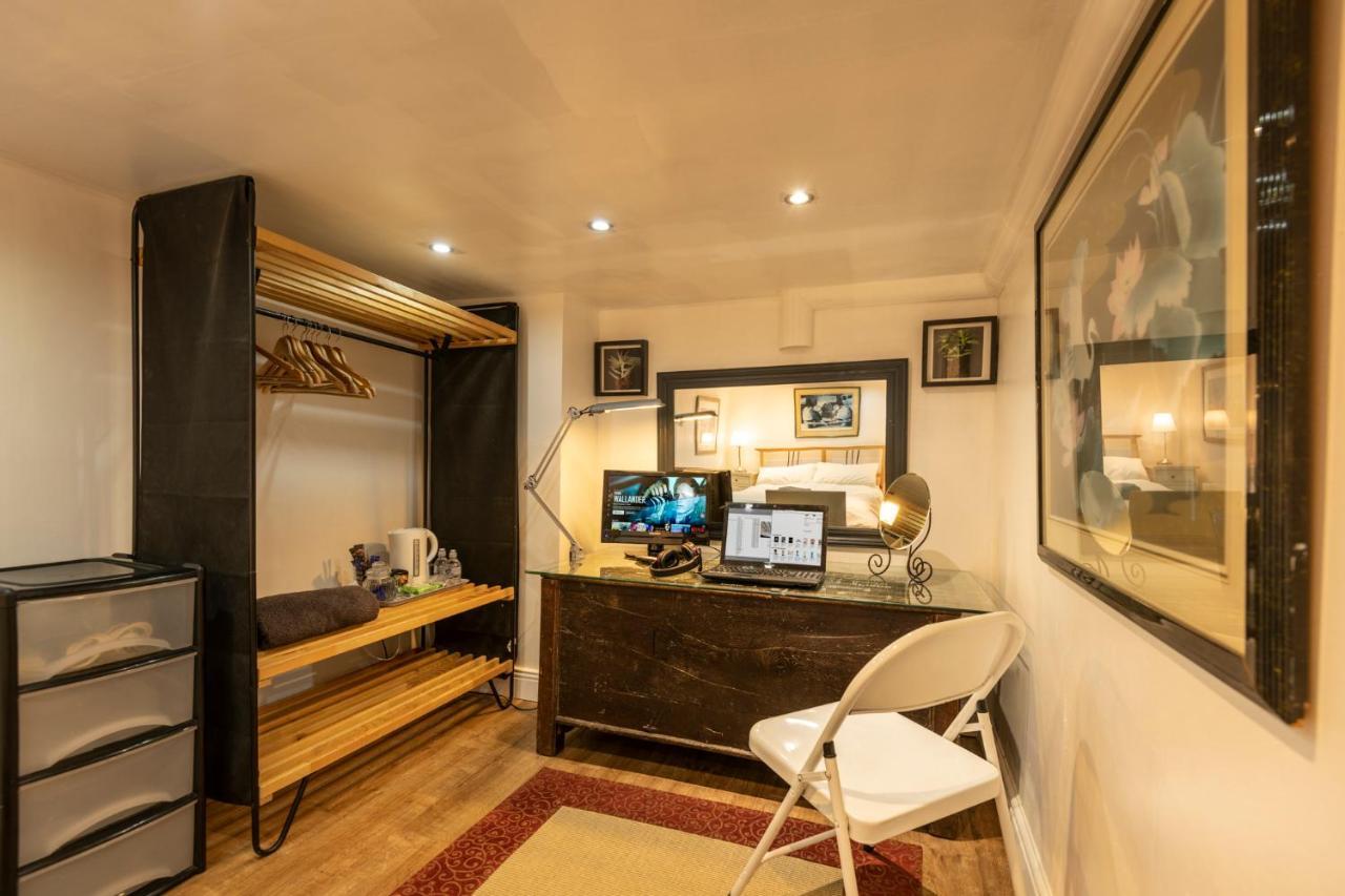 The Old Coach House Homestay Leeds (West Yorkshire)