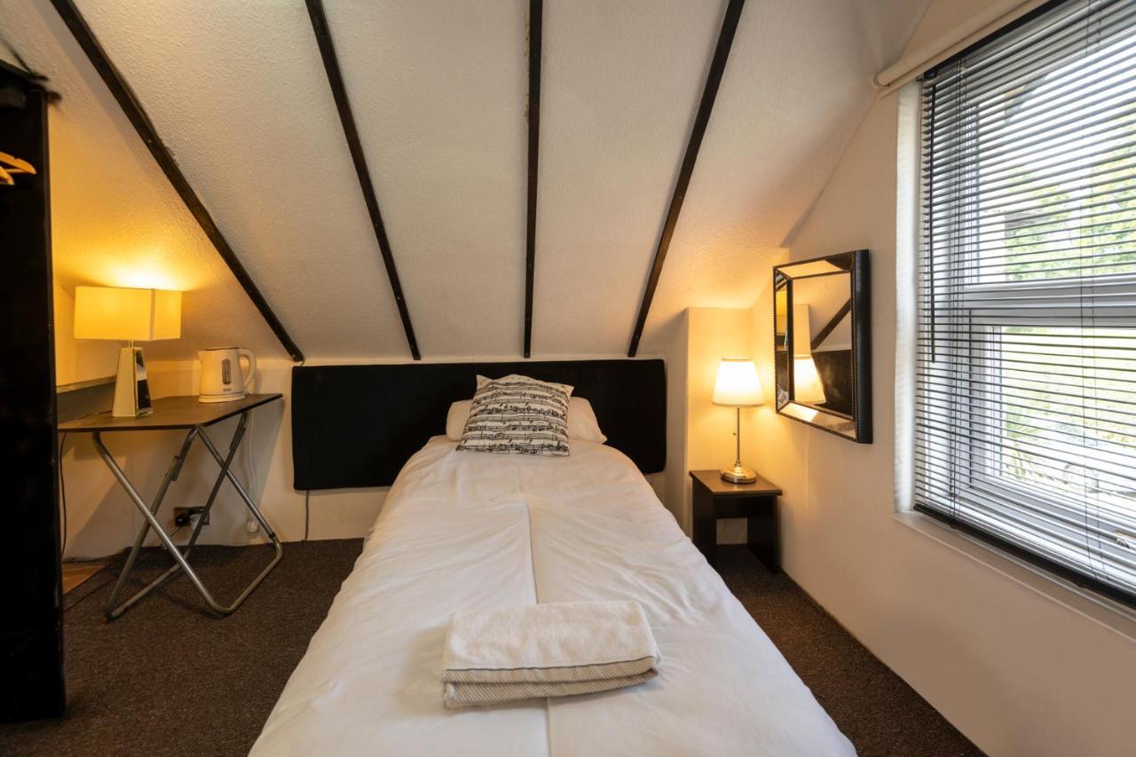 Homestay The Old Coach House Leeds (West Yorkshire)