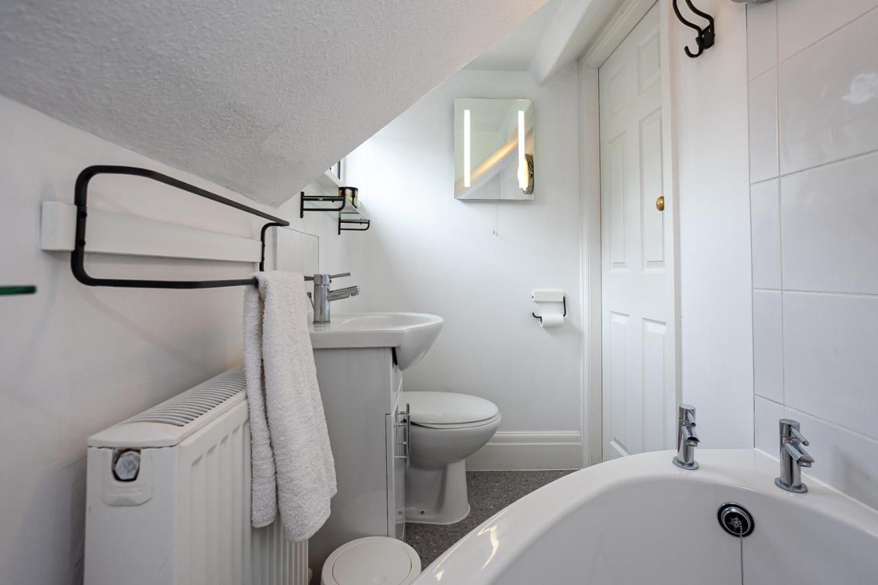 Cosy 2 Bed - Close To Leeds Centre Apartment