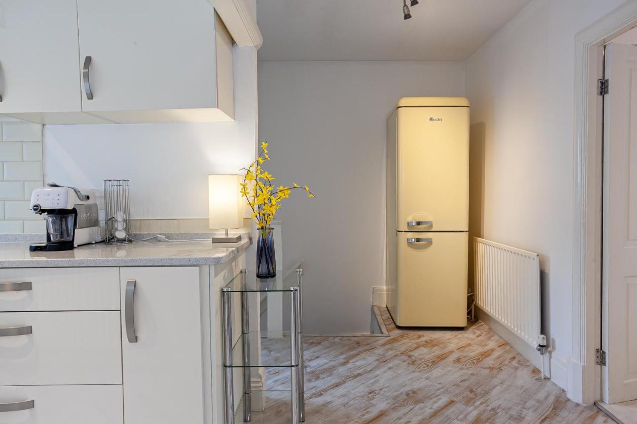Cosy 2 Bed - Close To Leeds Centre Apartment *