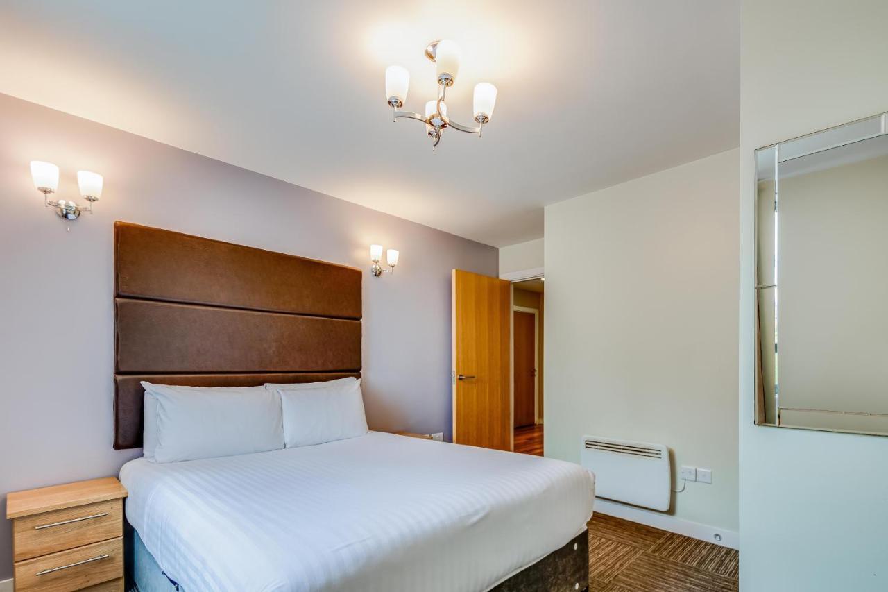 Roomzzz Leeds Headingley Aparthotel