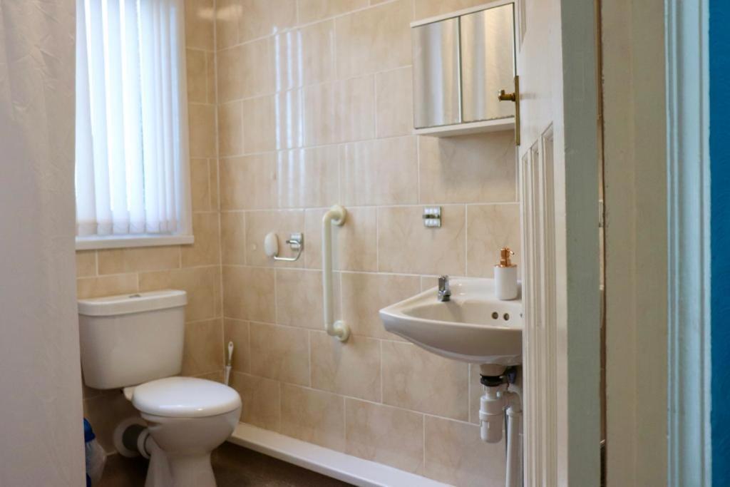 Exquisite Folk Victorian One-bed House: Leeds (West Yorkshire)