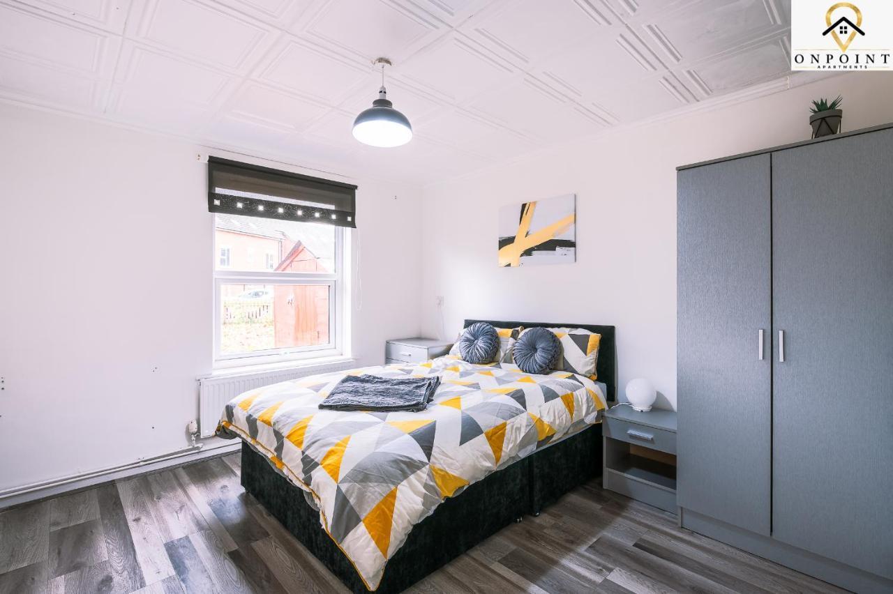 Holiday home ✰Convenient 2 Bedroom Apt Close To Centre - Parking✰ Leeds (West Yorkshire)