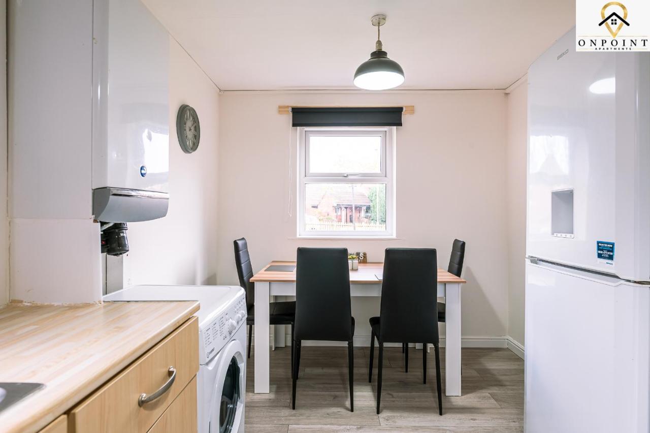 ✰Convenient 2 Bedroom Apt Close To Centre - Parking✰